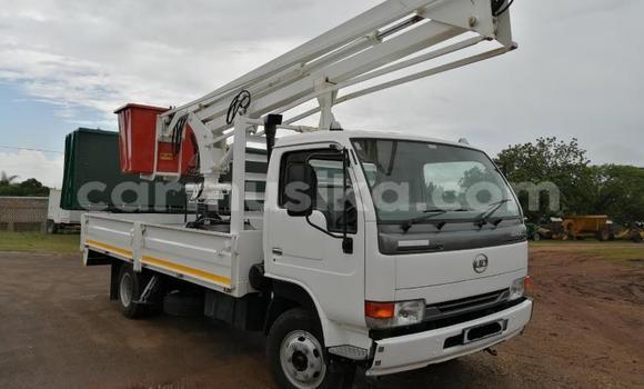 Buy Used Nissan UD White Truck in Beitbridge in Matabeleland South Buy Used Nissan UD White Truck in Beitbridge in Matabeleland South