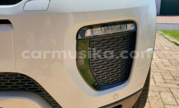 Tenga Tsaru Range Rover Evoque Chena Mota in Beitbridge in Matabeleland South Tenga Tsaru Range Rover Evoque Chena Mota in Beitbridge in Matabeleland South