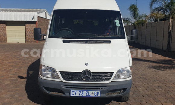 Buy Used Mercedes‒Benz 250 White Car in Beitbridge in Matabeleland South Buy Used Mercedes‒Benz 250 White Car in Beitbridge in Matabeleland South