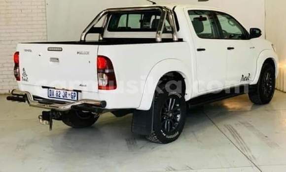 Acheter Occasion Voiture Toyota Hilux Blanc à Beitbridge, Matabeleland South Acheter Occasion Voiture Toyota Hilux Blanc à Beitbridge, Matabeleland South