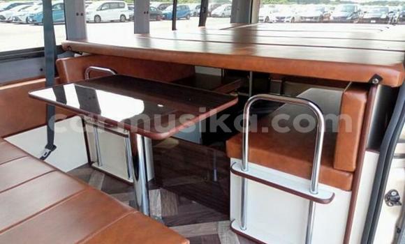 Buy Used Toyota Hiace Brown Car in Beitbridge in Matabeleland South Buy Used Toyota Hiace Brown Car in Beitbridge in Matabeleland South