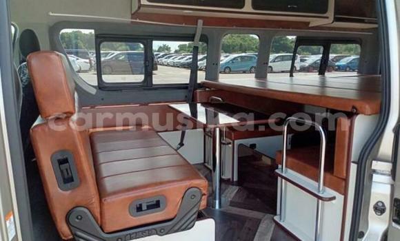 Buy Used Toyota Hiace Brown Car in Beitbridge in Matabeleland South Buy Used Toyota Hiace Brown Car in Beitbridge in Matabeleland South