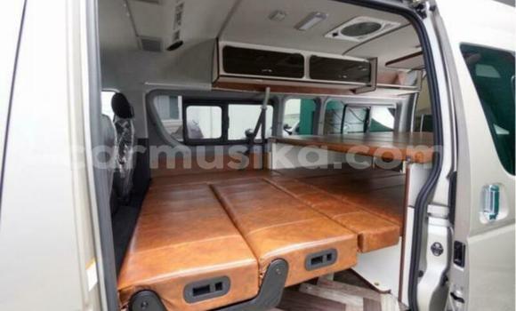 Buy Used Toyota Hiace Brown Car in Beitbridge in Matabeleland South Buy Used Toyota Hiace Brown Car in Beitbridge in Matabeleland South