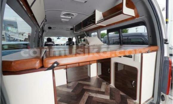 Buy Used Toyota Hiace Brown Car in Beitbridge in Matabeleland South Buy Used Toyota Hiace Brown Car in Beitbridge in Matabeleland South