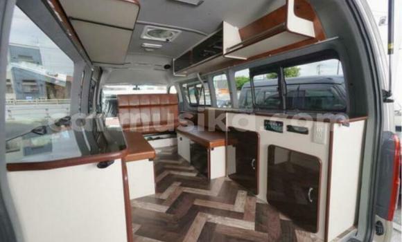 Buy Used Toyota Hiace Brown Car in Beitbridge in Matabeleland South Buy Used Toyota Hiace Brown Car in Beitbridge in Matabeleland South