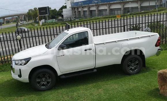 Acheter Occasion Voiture Toyota Hilux Blanc à Beitbridge, Matabeleland South Acheter Occasion Voiture Toyota Hilux Blanc à Beitbridge, Matabeleland South