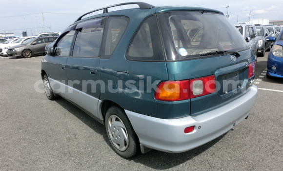 Acheter Occasion Voiture Toyota Ipsum Vert à Beitbridge, Matabeleland South Acheter Occasion Voiture Toyota Ipsum Vert à Beitbridge, Matabeleland South