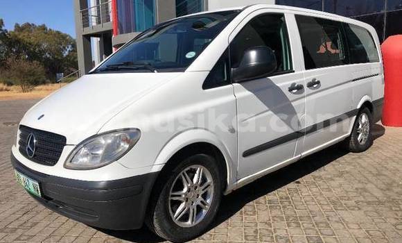 Tenga Tsaru Mercedes‒Benz Vito Chena Mota in Beitbridge in Matabeleland South Tenga Tsaru Mercedes‒Benz Vito Chena Mota in Beitbridge in Matabeleland South