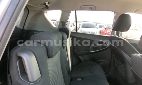 Nunua Ilio tumika Toyota RAV4 Nyingine Gari ndani ya Beitbridge nchini Matabeleland Kusini Nunua Ilio tumika Toyota RAV4 Nyingine Gari ndani ya Beitbridge nchini Matabeleland Kusini