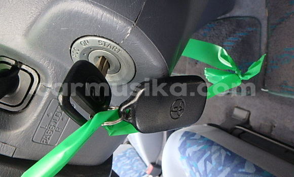 Buy Used Toyota Ipsum Silver Car in Beitbridge in Matabeleland South Buy Used Toyota Ipsum Silver Car in Beitbridge in Matabeleland South