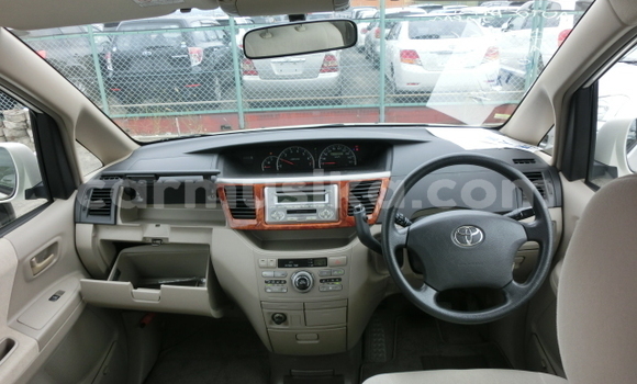 Buy Used Toyota Noah White Car in Beitbridge in Matabeleland South Buy Used Toyota Noah White Car in Beitbridge in Matabeleland South