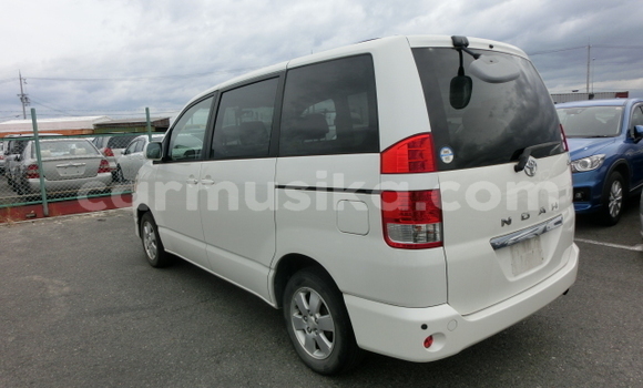 Buy Used Toyota Noah White Car in Beitbridge in Matabeleland South Buy Used Toyota Noah White Car in Beitbridge in Matabeleland South