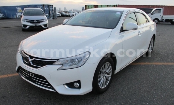 Nunua Ilio tumika Toyota Mark X Nyeupe Gari ndani ya Beitbridge nchini Matabeleland Kusini