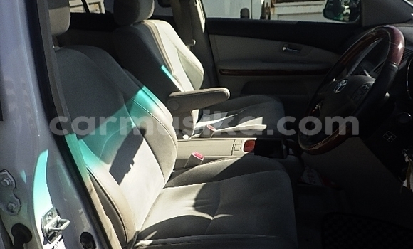 Buy Used Toyota Harrier White Car in Beitbridge in Matabeleland South Buy Used Toyota Harrier White Car in Beitbridge in Matabeleland South