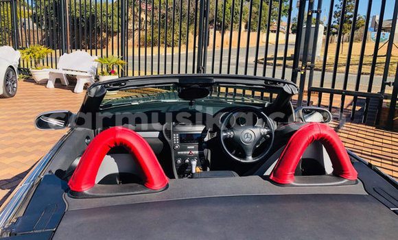 Acheter Occasion Voiture Mercedes‒Benz CLK–Class Gris à Beitbridge, Matabeleland South Acheter Occasion Voiture Mercedes‒Benz CLK–Class Gris à Beitbridge, Matabeleland South