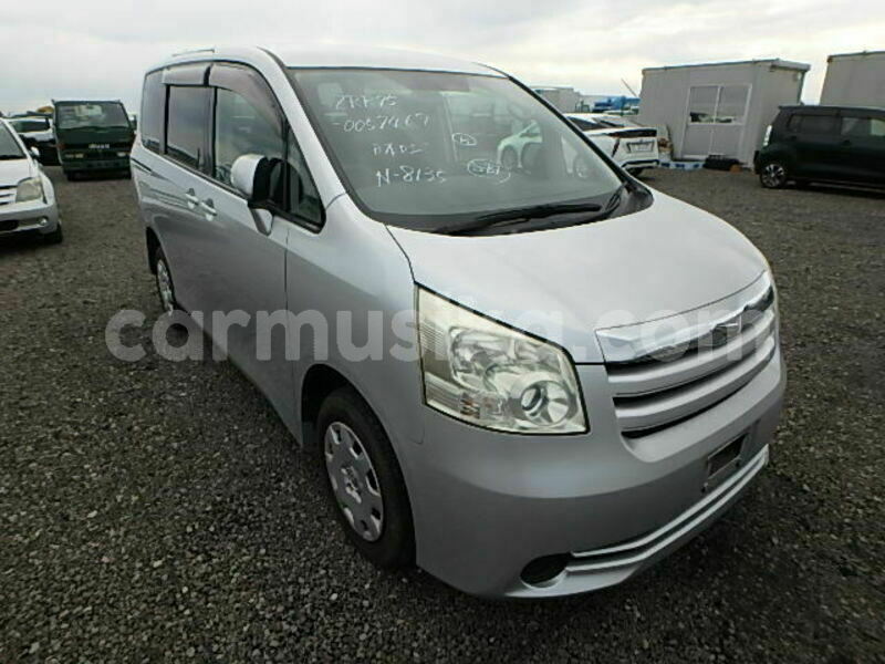 Big with watermark toyota noah matabeleland south beitbridge 28643