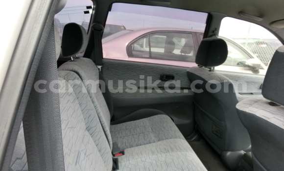 Nunua Ilio tumika Toyota Ipsum Nyeupe Gari ndani ya Beitbridge nchini Matabeleland Kusini Nunua Ilio tumika Toyota Ipsum Nyeupe Gari ndani ya Beitbridge nchini Matabeleland Kusini