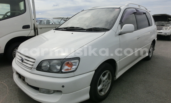 Nunua Ilio tumika Toyota Ipsum Nyeupe Gari ndani ya Beitbridge nchini Matabeleland Kusini Nunua Ilio tumika Toyota Ipsum Nyeupe Gari ndani ya Beitbridge nchini Matabeleland Kusini