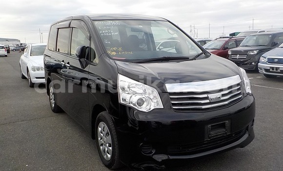 Buy Used Toyota Noah Black Car in Beitbridge in Matabeleland South