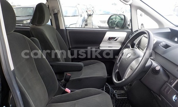 Acheter Occasion Voiture Toyota Noah Noir à Beitbridge, Matabeleland South Acheter Occasion Voiture Toyota Noah Noir à Beitbridge, Matabeleland South
