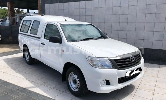 Tenga Tsaru Toyota Hilux Chena Mota in Beitbridge in Matabeleland South Tenga Tsaru Toyota Hilux Chena Mota in Beitbridge in Matabeleland South