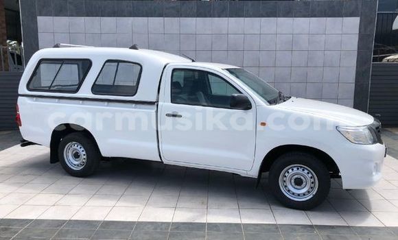 Tenga Tsaru Toyota Hilux Chena Mota in Beitbridge in Matabeleland South Tenga Tsaru Toyota Hilux Chena Mota in Beitbridge in Matabeleland South