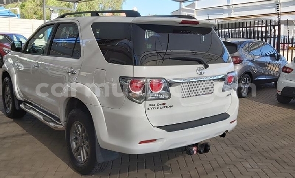 Buy Used Toyota Fortuner White Car in Beitbridge in Matabeleland South