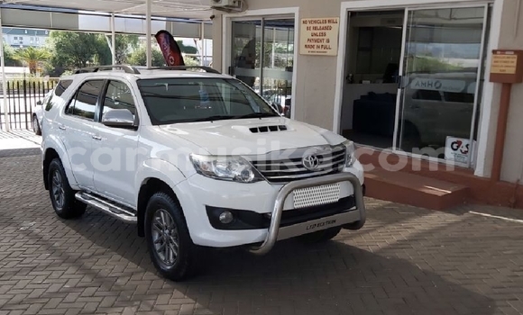 Acheter Occasion Voiture Toyota Fortuner Blanc à Beitbridge, Matabeleland South Acheter Occasion Voiture Toyota Fortuner Blanc à Beitbridge, Matabeleland South