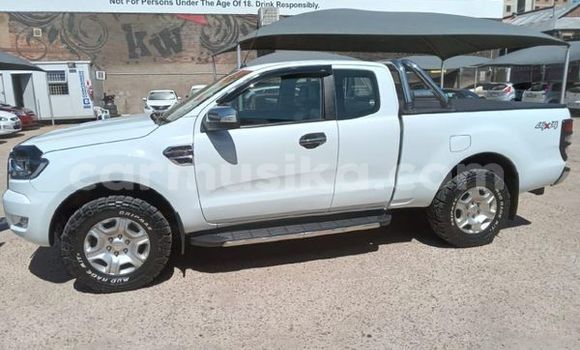 Tenga Tsaru FORD MUSTANG Chena Mota in Beitbridge in Matabeleland South Tenga Tsaru FORD MUSTANG Chena Mota in Beitbridge in Matabeleland South