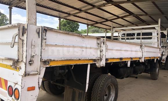 Buy Used Mercedes‒Benz Truck White Truck in Beitbridge in Matabeleland South Buy Used Mercedes‒Benz Truck White Truck in Beitbridge in Matabeleland South