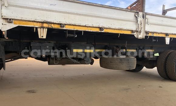 Buy Used Mercedes‒Benz Truck White Truck in Beitbridge in Matabeleland South Buy Used Mercedes‒Benz Truck White Truck in Beitbridge in Matabeleland South