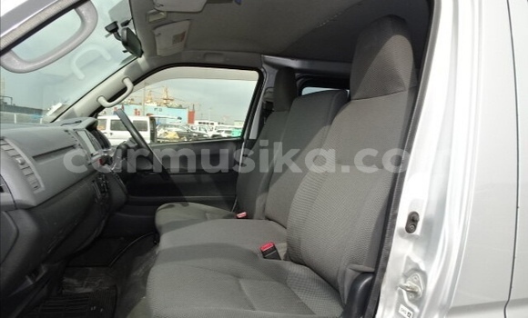 Acheter Occasion Voiture Toyota Hiace Gris à Beitbridge, Matabeleland South Acheter Occasion Voiture Toyota Hiace Gris à Beitbridge, Matabeleland South