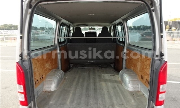 Acheter Occasion Voiture Toyota Hiace Gris à Beitbridge, Matabeleland South Acheter Occasion Voiture Toyota Hiace Gris à Beitbridge, Matabeleland South