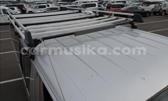 Acheter Occasion Voiture Toyota Hiace Gris à Beitbridge, Matabeleland South Acheter Occasion Voiture Toyota Hiace Gris à Beitbridge, Matabeleland South