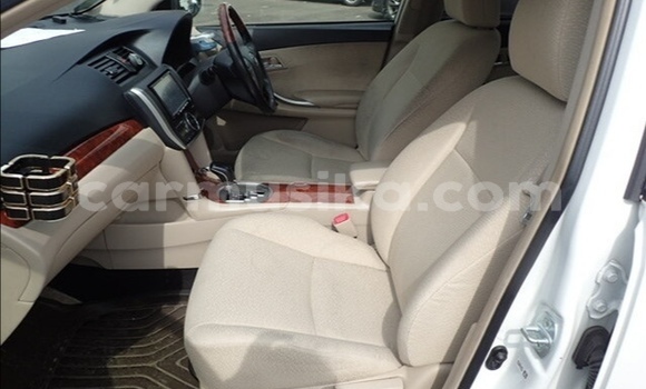 Acheter Occasion Voiture Toyota Allion Blanc à Beitbridge, Matabeleland South Acheter Occasion Voiture Toyota Allion Blanc à Beitbridge, Matabeleland South