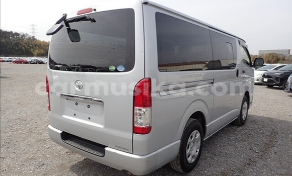 Acheter Occasion Voiture Toyota Hiace Gris à Beitbridge, Matabeleland South Acheter Occasion Voiture Toyota Hiace Gris à Beitbridge, Matabeleland South