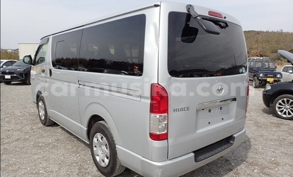 Acheter Occasion Voiture Toyota Hiace Gris à Beitbridge, Matabeleland South Acheter Occasion Voiture Toyota Hiace Gris à Beitbridge, Matabeleland South