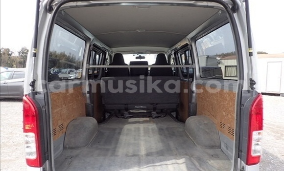 Acheter Occasion Voiture Toyota Hiace Gris à Beitbridge, Matabeleland South Acheter Occasion Voiture Toyota Hiace Gris à Beitbridge, Matabeleland South