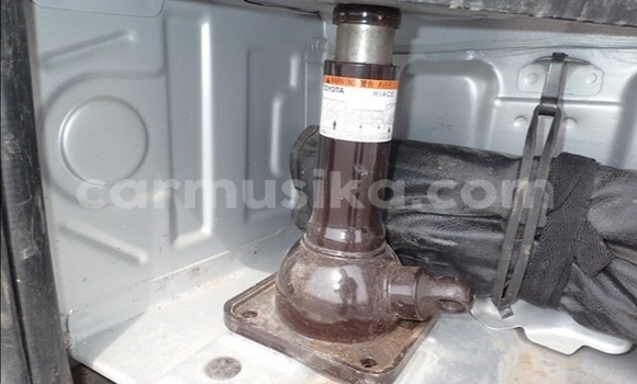 Acheter Occasion Voiture Toyota Hiace Gris à Beitbridge, Matabeleland South Acheter Occasion Voiture Toyota Hiace Gris à Beitbridge, Matabeleland South