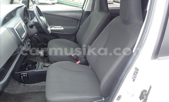 Acheter Occasion Voiture Toyota Wish Blanc à Beitbridge, Matabeleland South Acheter Occasion Voiture Toyota Wish Blanc à Beitbridge, Matabeleland South