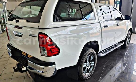 Acheter Occasion Voiture Toyota Hilux Blanc à Beitbridge, Matabeleland South Acheter Occasion Voiture Toyota Hilux Blanc à Beitbridge, Matabeleland South
