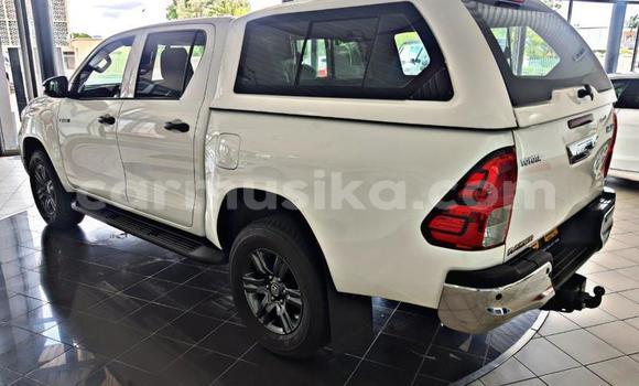 Acheter Occasion Voiture Toyota Hilux Blanc à Beitbridge, Matabeleland South Acheter Occasion Voiture Toyota Hilux Blanc à Beitbridge, Matabeleland South