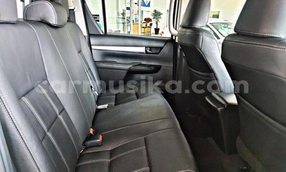 Acheter Occasion Voiture Toyota Hilux Blanc à Beitbridge, Matabeleland South Acheter Occasion Voiture Toyota Hilux Blanc à Beitbridge, Matabeleland South