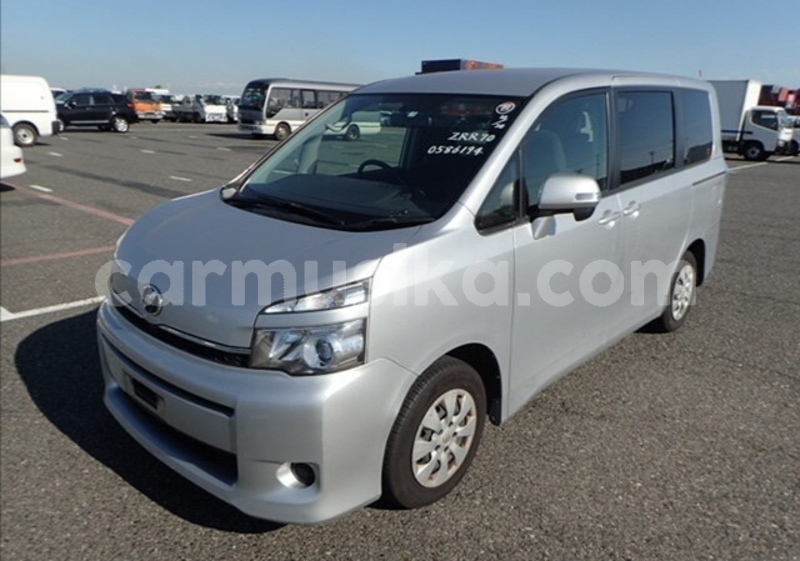 Big with watermark toyota noah matabeleland south beitbridge 28674