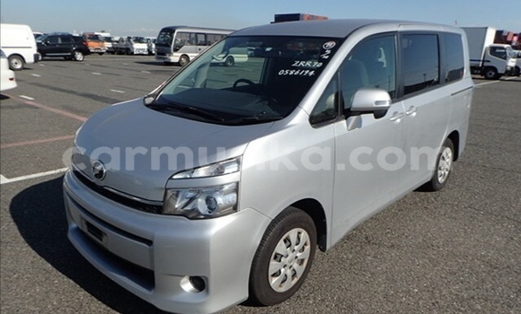 Nunua Ilio tumika Toyota Noah Fedha Gari ndani ya Beitbridge nchini Matabeleland Kusini