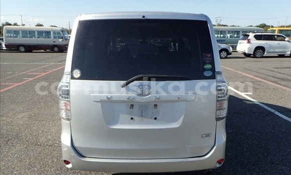 Nunua Ilio tumika Toyota Noah Fedha Gari ndani ya Beitbridge nchini Matabeleland Kusini Nunua Ilio tumika Toyota Noah Fedha Gari ndani ya Beitbridge nchini Matabeleland Kusini