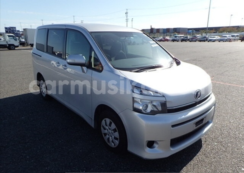 Big with watermark toyota noah matabeleland south beitbridge 28674