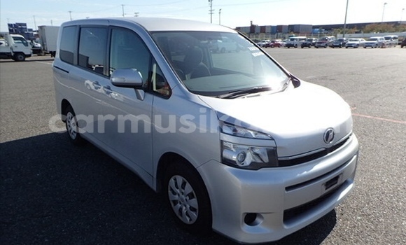 Nunua Ilio tumika Toyota Noah Fedha Gari ndani ya Beitbridge nchini Matabeleland Kusini Nunua Ilio tumika Toyota Noah Fedha Gari ndani ya Beitbridge nchini Matabeleland Kusini