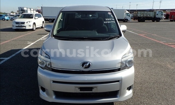 Nunua Ilio tumika Toyota Noah Fedha Gari ndani ya Beitbridge nchini Matabeleland Kusini Nunua Ilio tumika Toyota Noah Fedha Gari ndani ya Beitbridge nchini Matabeleland Kusini