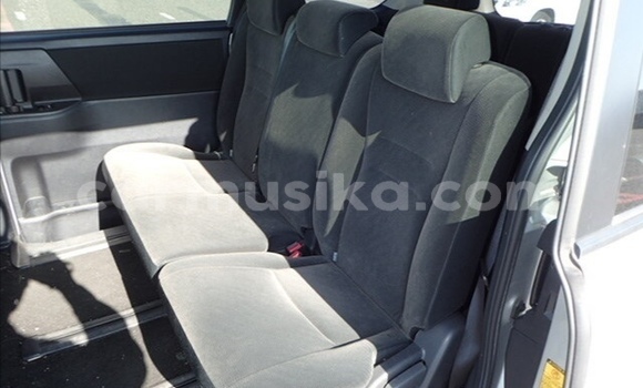 Nunua Ilio tumika Toyota Noah Fedha Gari ndani ya Beitbridge nchini Matabeleland Kusini Nunua Ilio tumika Toyota Noah Fedha Gari ndani ya Beitbridge nchini Matabeleland Kusini